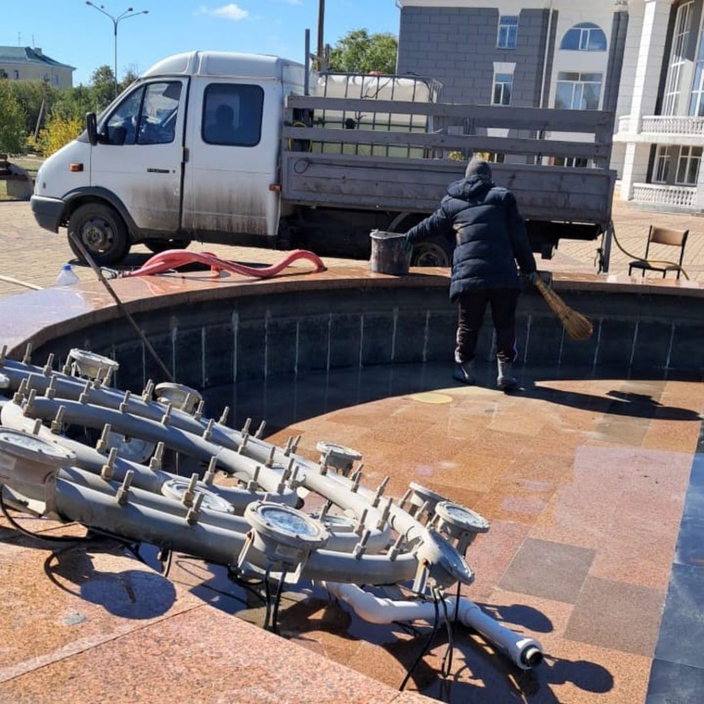 В Караганде начали консервировать фонтаны на зиму