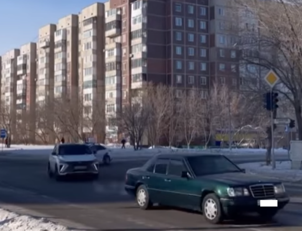 В Караганде на одном из перекрёстков почти неделю не работал светофор