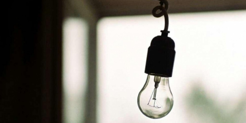 В некоторых поселках Карагандинской области жители страдают от отключений электричества из-за споров компаний