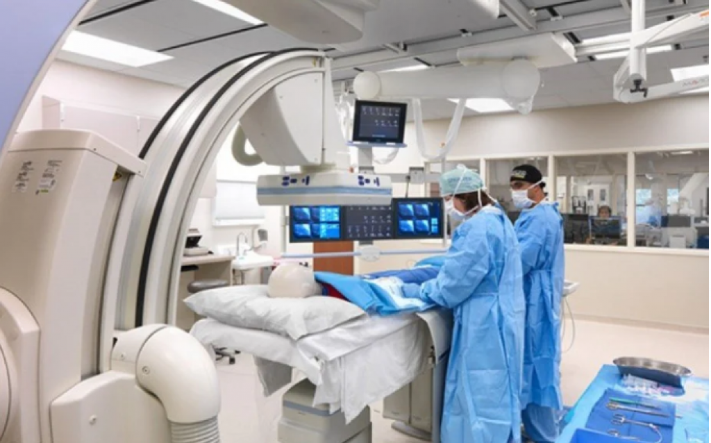 5,6 млрд тенге «пенсионных» выплат изъяли за месяц казахстанцы на лучевую терапию