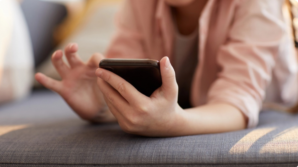 Каждый 10-й ребёнок в Казахстане высылал свои фотографии незнакомцам