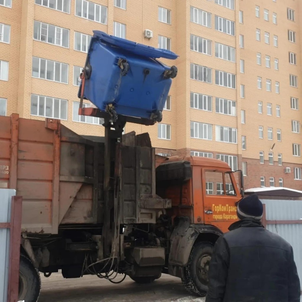 В Караганде мусор будут вывозить с задержкой