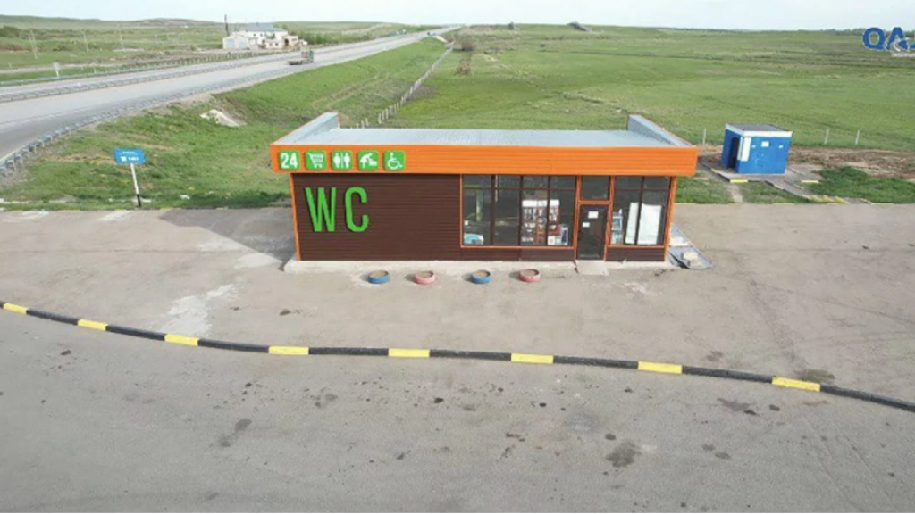 В Казахстане вдоль республиканских трасс установили теплые павильоны
