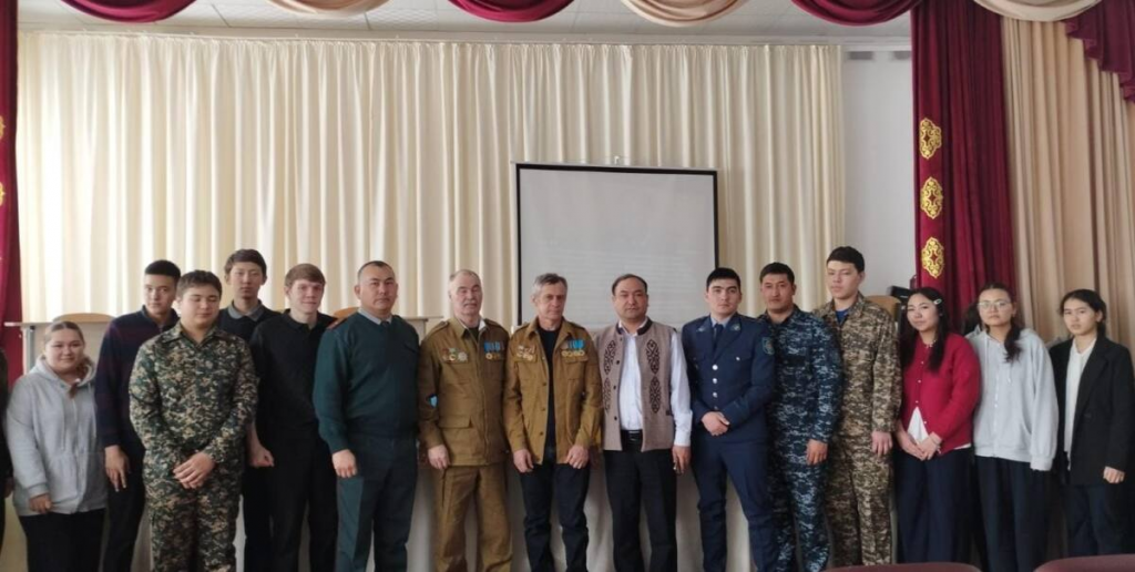 Встречу со школьниками провели сотрудники ДУИС Карагандинской области
