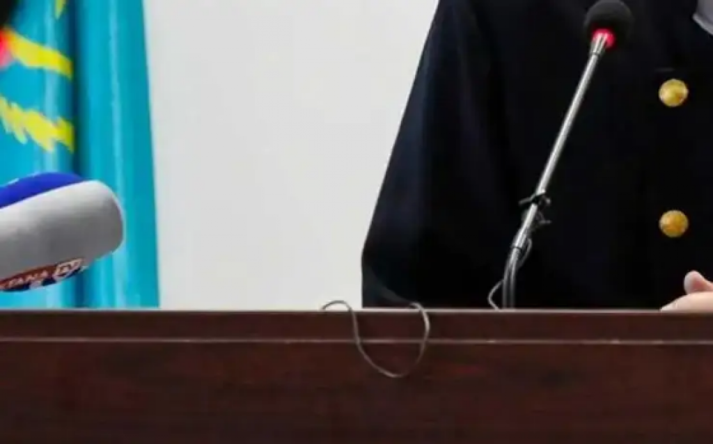 Нападение на полицейских в Темиртау: троим подсудимым изменили приговор