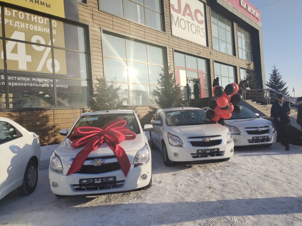 Санитарно-эпидемиологические службы Карагандинской области получили ключи от новых автомобилей