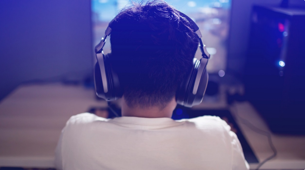 Данные банковских карт казахстанцев выманивают у их детей в онлайн-играх