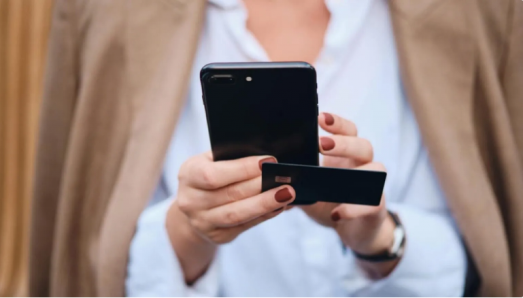 В Минфине РК уточнили, какие мобильные переводы будут интересны налоговым органам