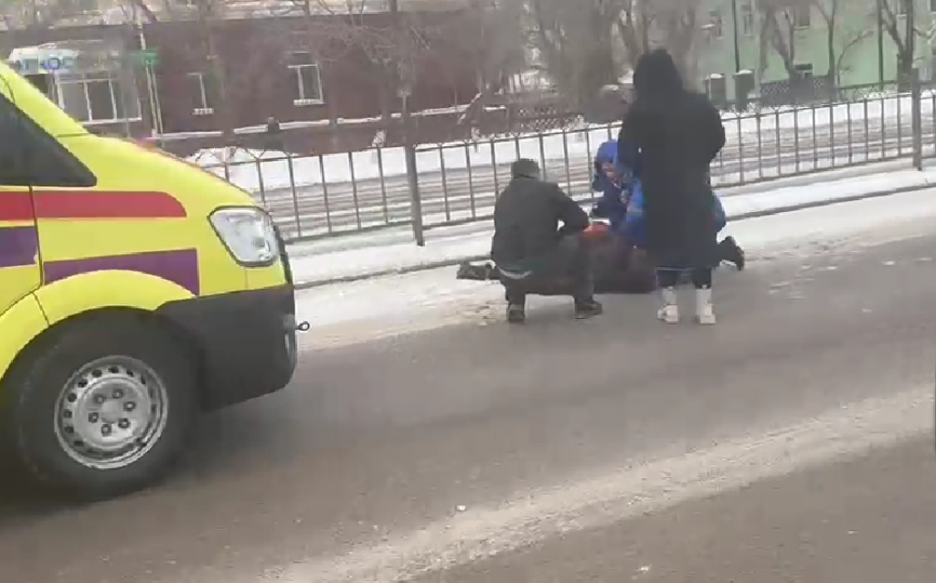 В Караганде на дороге опять сбили пешехода