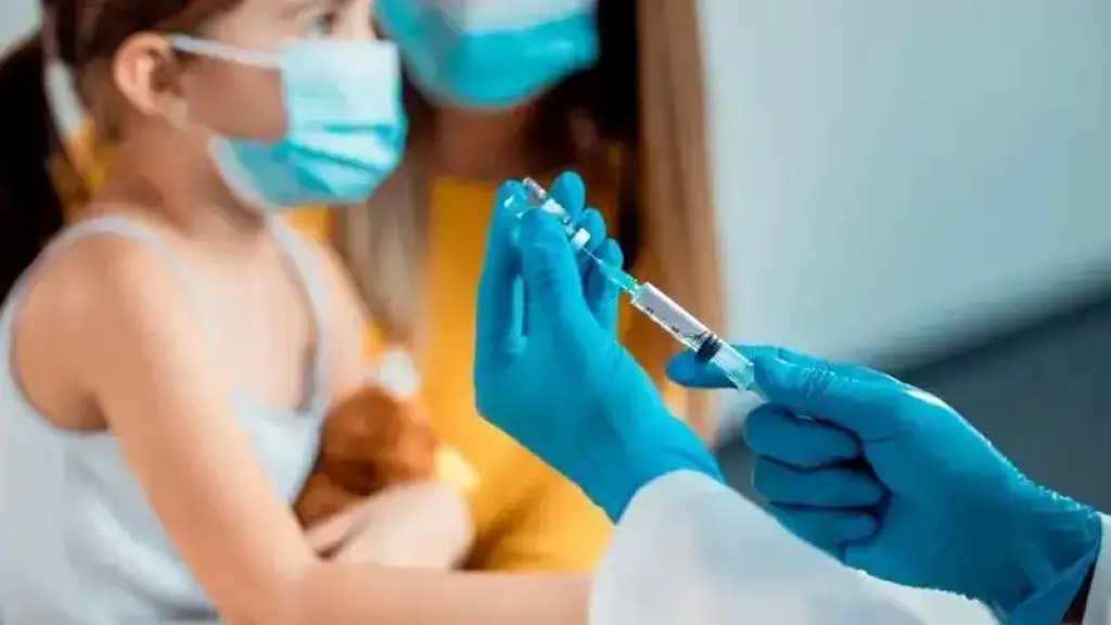 В Минздраве РК рассказали, будут ли освобождать от занятий после вакцинации от ВПЧ