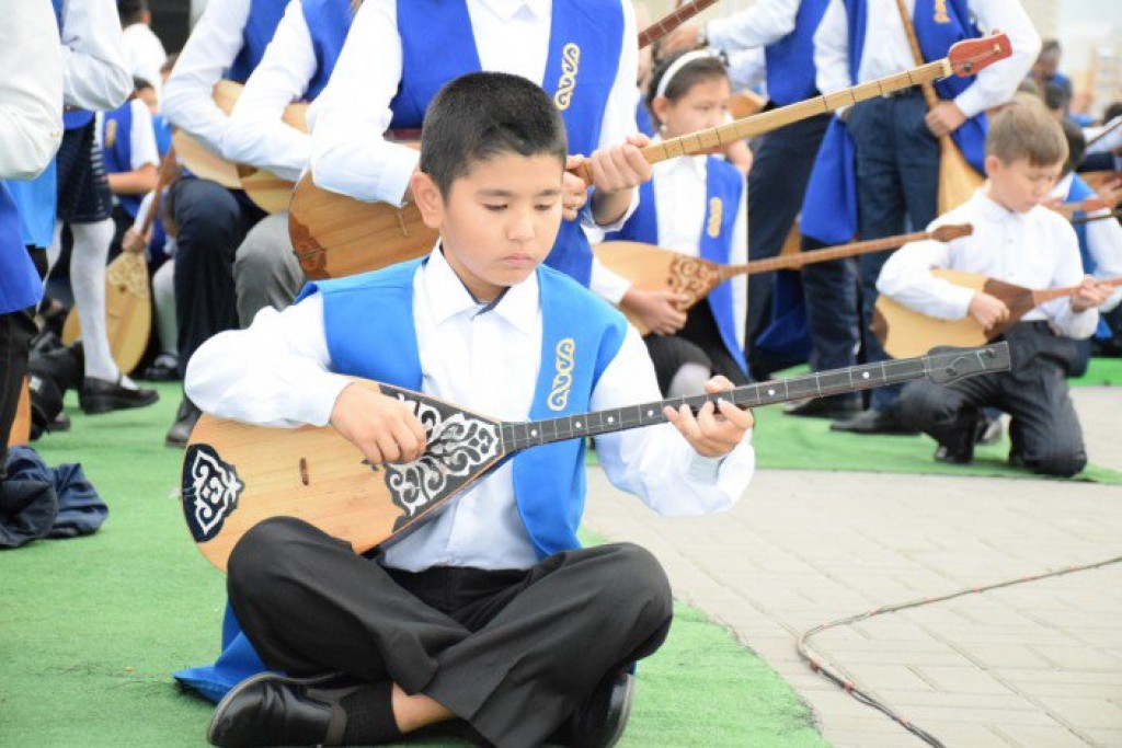 Карагандинцев приглашают исполнить кюи Курмангазы в парке Майкудука