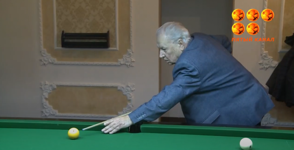 В Караганде прошел турнир по бильярду среди ветеранов