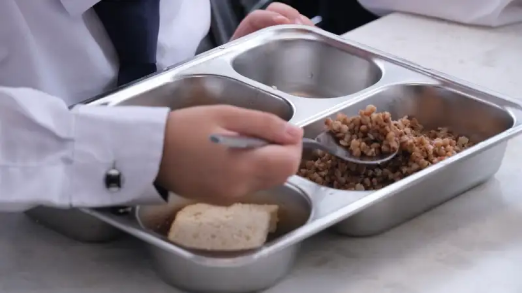 Минздрав пересмотрит стандарты питания в больницах и школах