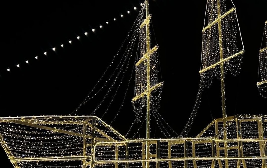 Светящийся корабль в Центральном парке Караганды демонтируют