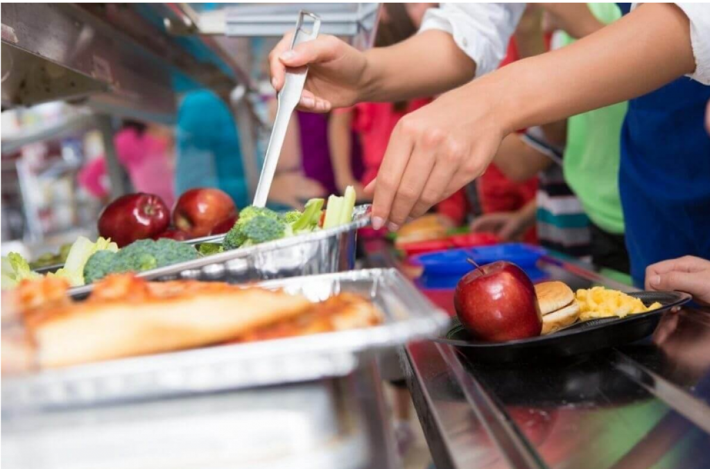 Диетологи раскритиковали новые стандарты школьного питания в Казахстане