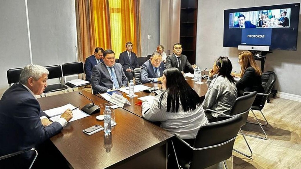 Ермаганбет Булекпаев провёл приём жителей по личным вопросам