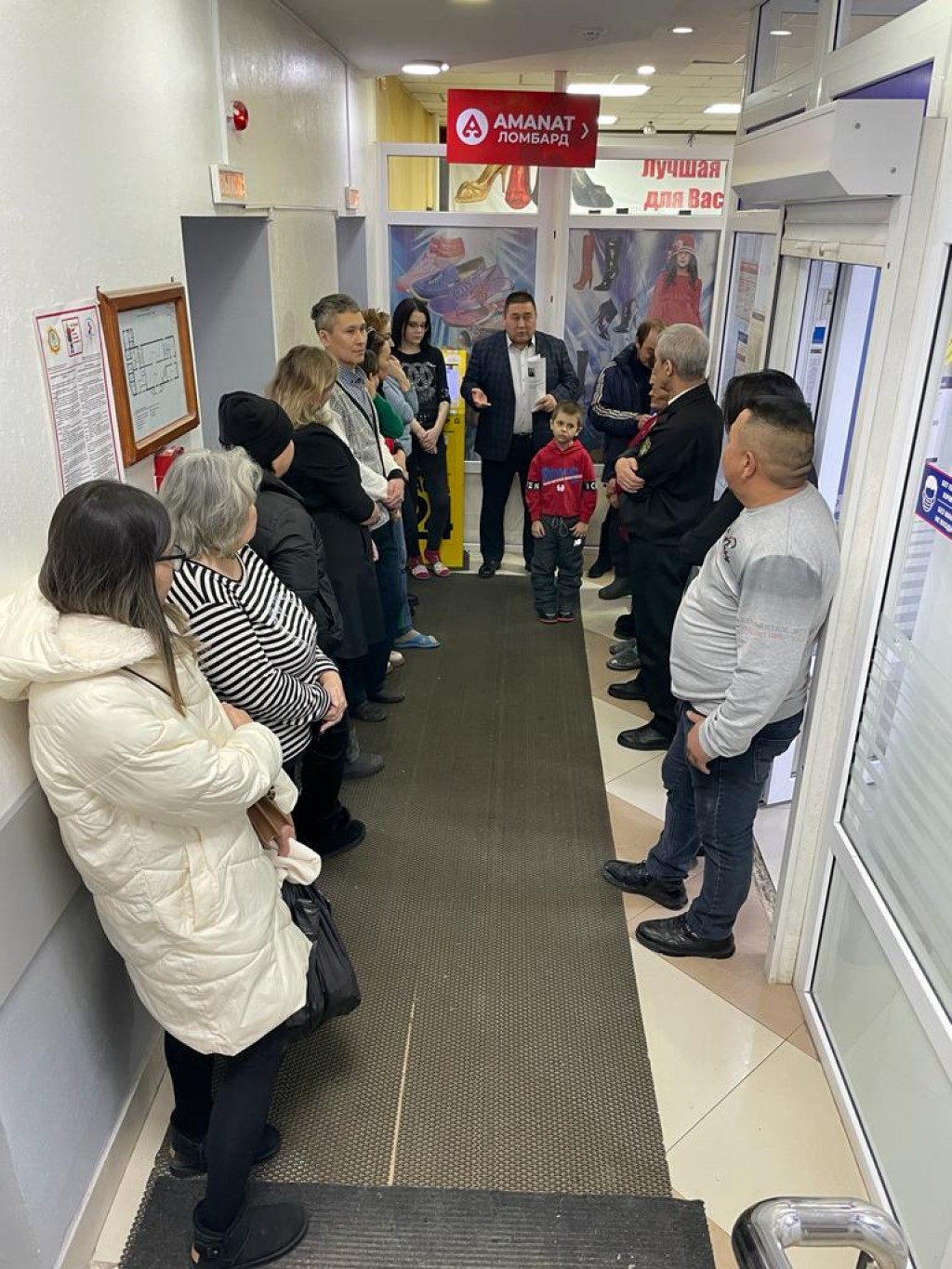 «От двери до двери»: в преддверии выборов разъяснительную акцию провели в Шахтинске