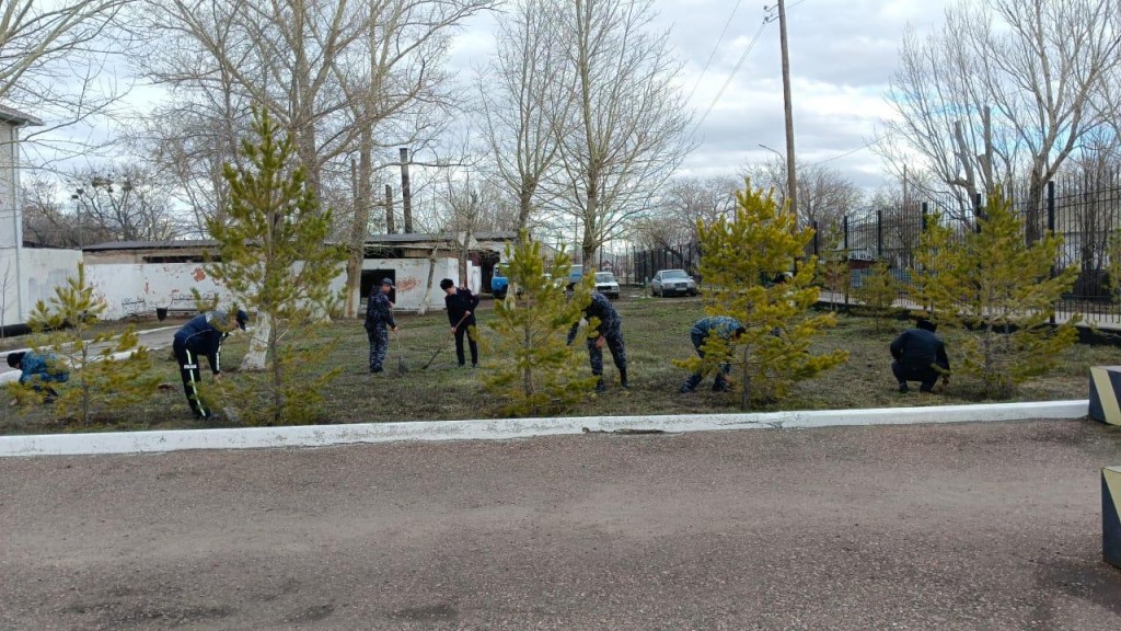 Более 65 тонн мусора собрано во время субботников в Нуринском районе