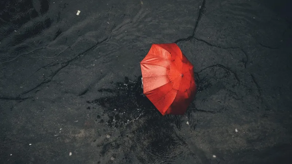 Ливни, град и спад жары обрушатся на Казахстан