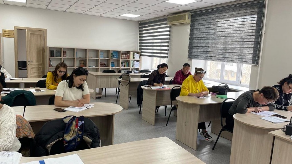 Казахскому и английскому языку бесплатно обучают в карагандинском центре «Шырақ»