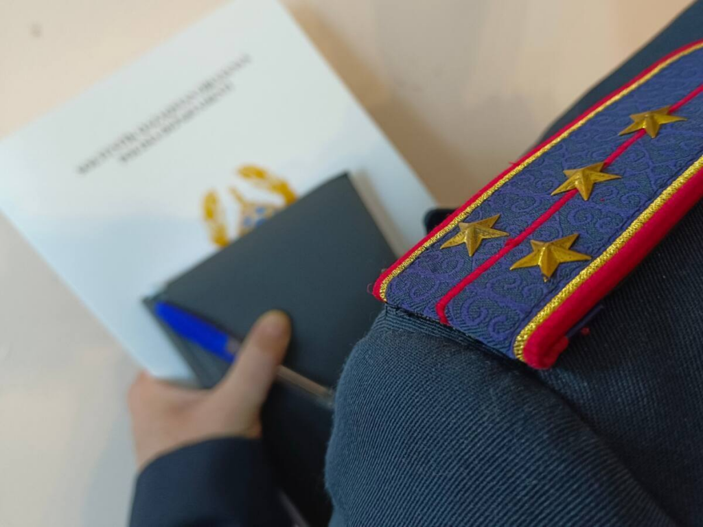 Деятельность серийного домушника в юбке пресекли полицейские в Карагандинской области