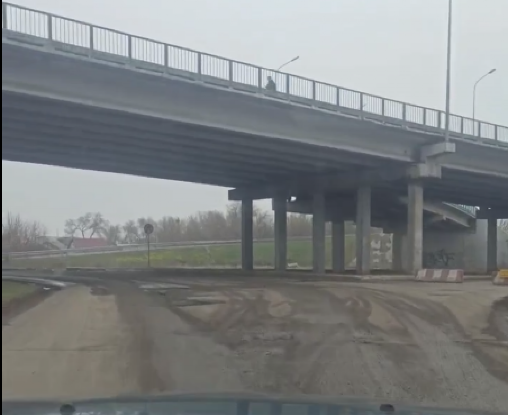 В Караганде путепровод на ДСК перекрыли ориентировочно до завтра