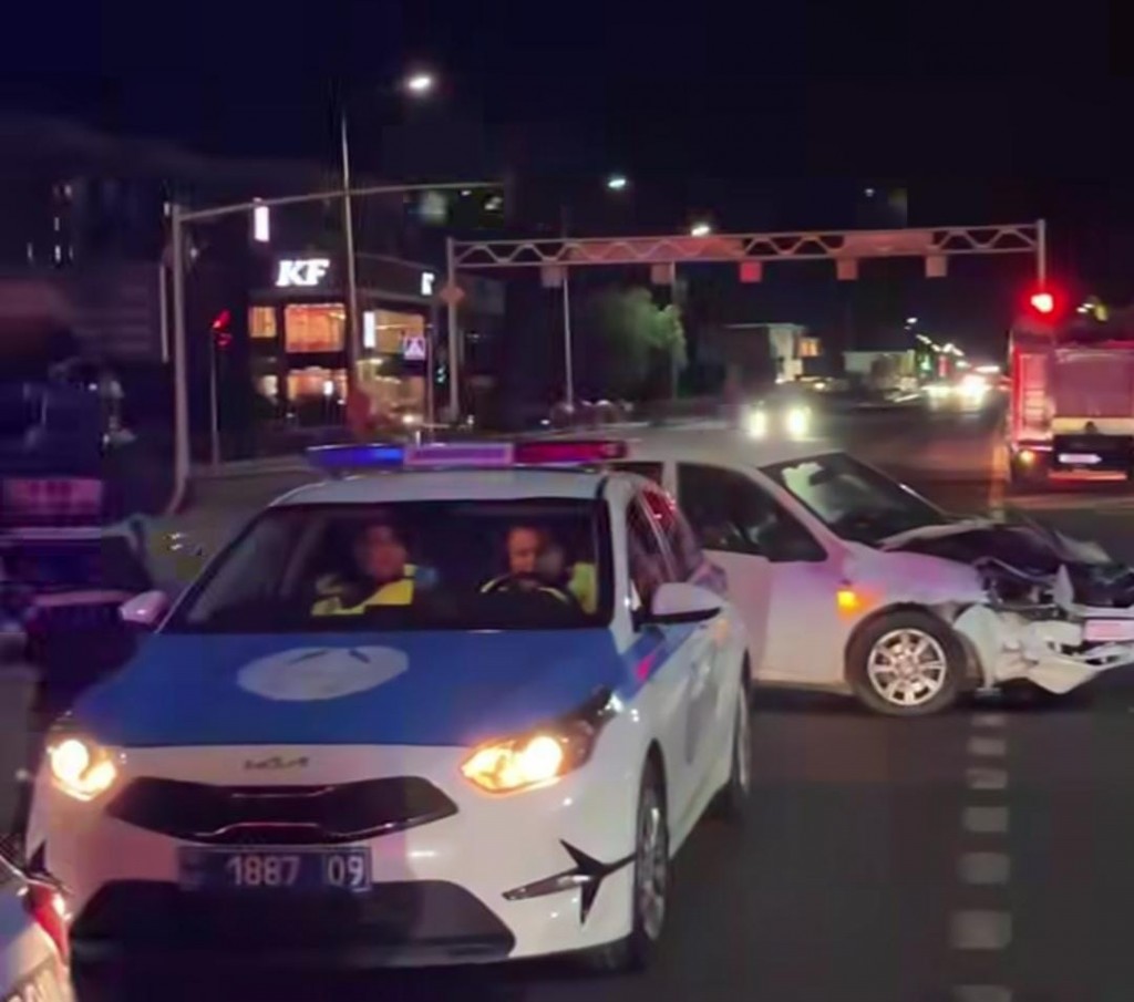 Четыре человека пострадали в ДТП на одном из проспектов Караганды