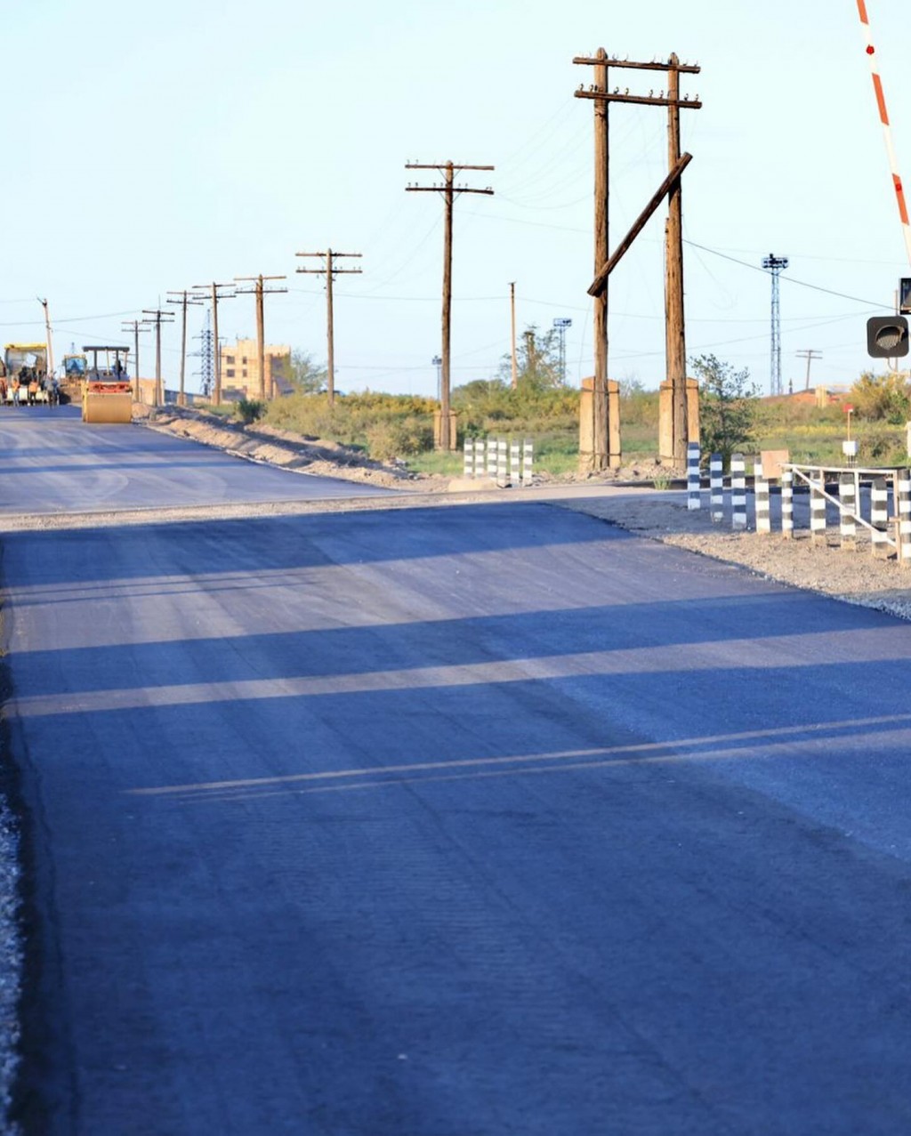 В Карагандинской области ремонтируют ж/д переезд в районе поселка Актас