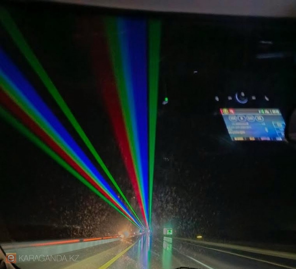 На трассе Караганда – Балхаш тестируют систему лазерного оповещения водителей
