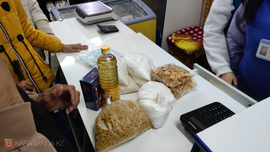 Освободить магазины у дома от регулирования цен на социально значимые продукты предложили в Казахстане