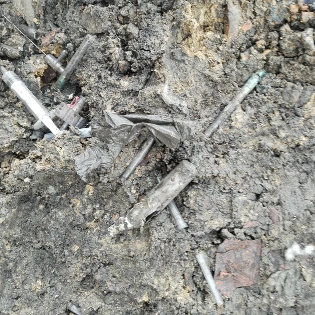 В Караганде медотходы нашли складированными под открытым небом