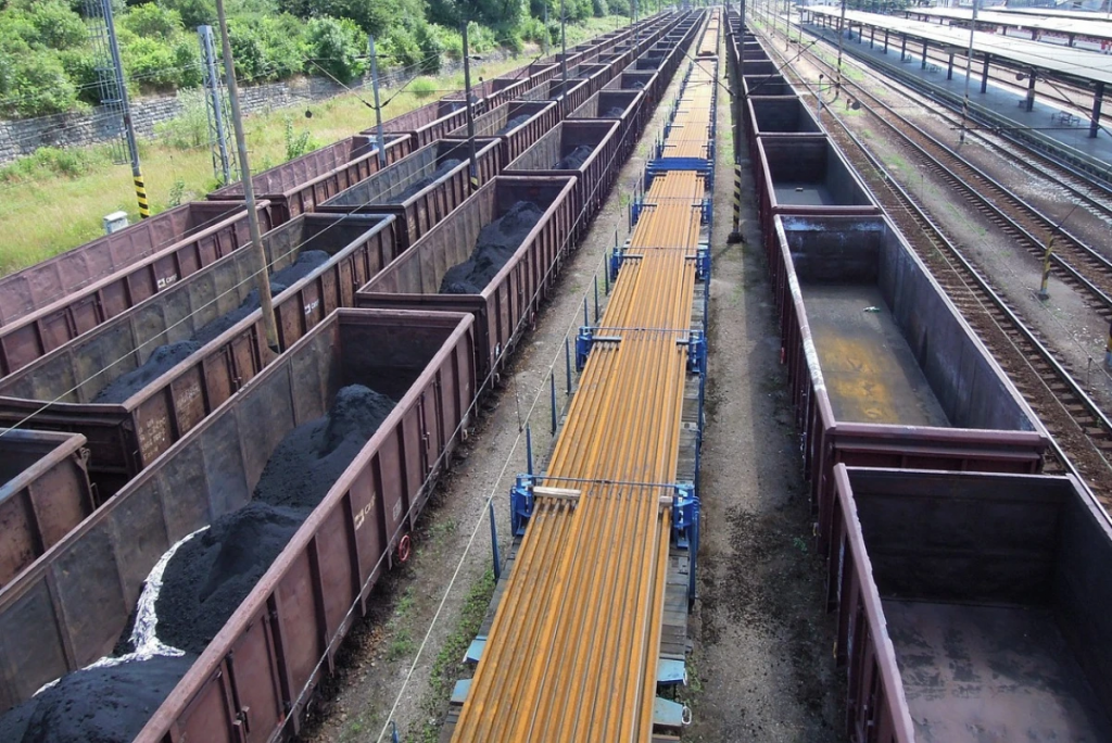 Рост тарифов на железной дороге: казахстанский бизнес уже заявляет об убытках