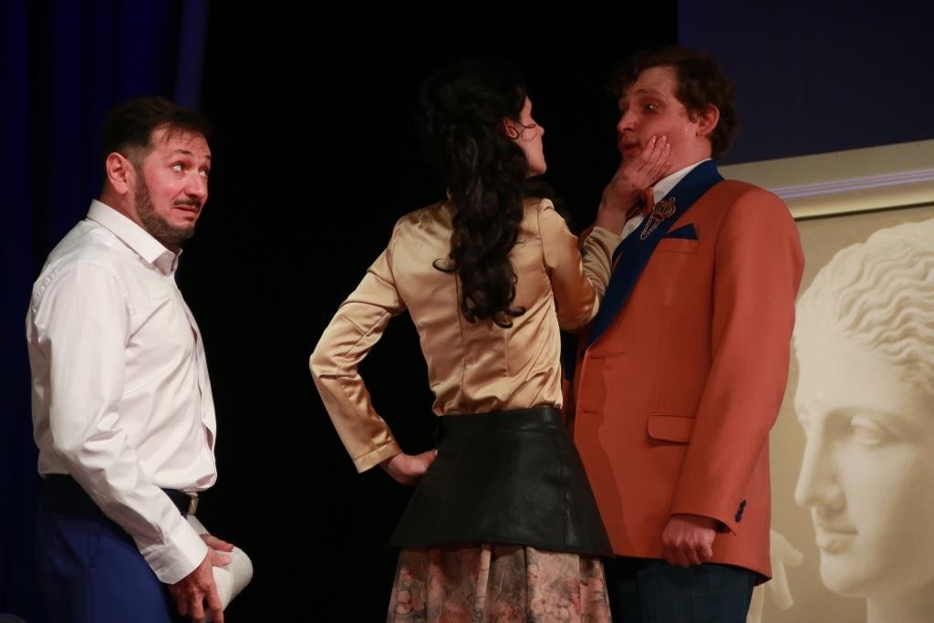 Шикарная свадьба: в Темиртауском ТЮЗе 12 февраля – премьера