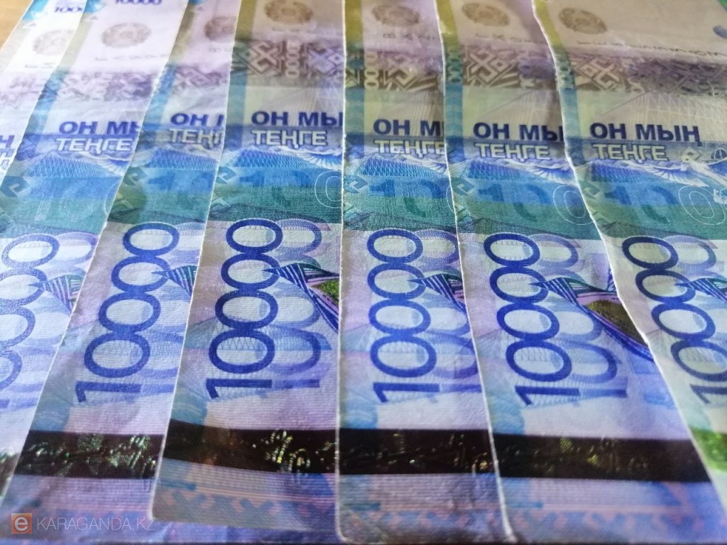 Будет ли повышаться зарплата гражданских служащих в 2026 году