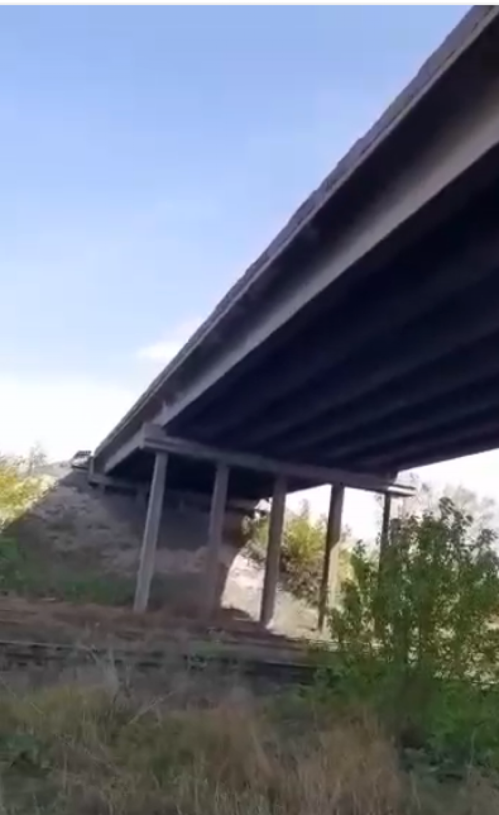 Карагандинцы пожаловались на опасное состояние путепровода между Майкудуком и Пришахтинском