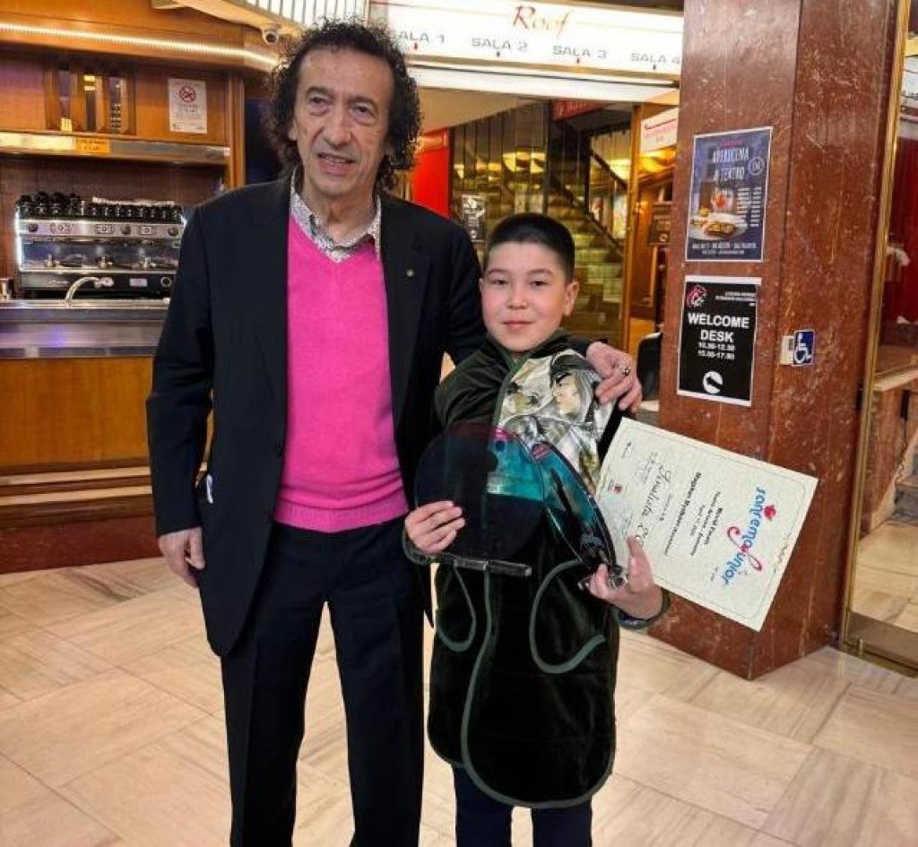 Песенный талант юного карагандинца признали на международном конкурсе в Италии