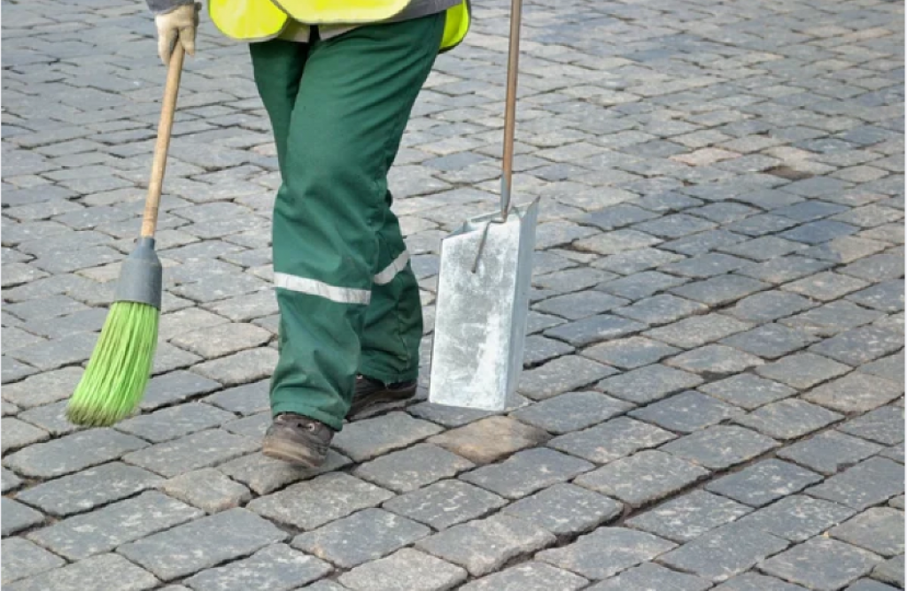 Карагандинские коммунальщики недовольны зарплатами