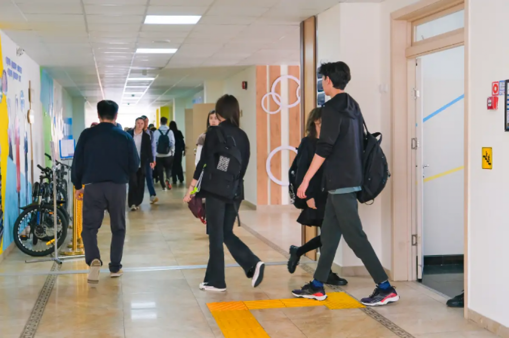 Готовность школ к новому учебному году проверят в регионах Казахстана