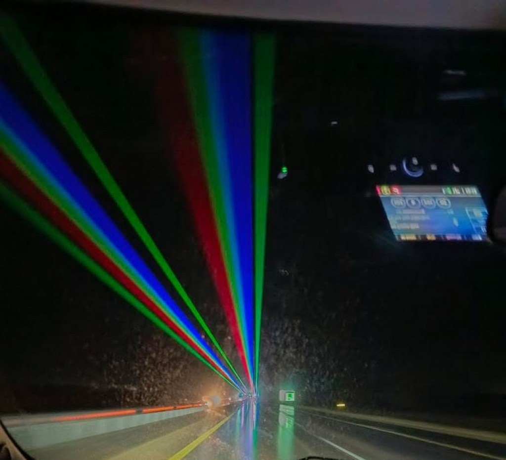 На трассе Караганда – Астана установили инновационную систему лазерного оповещения