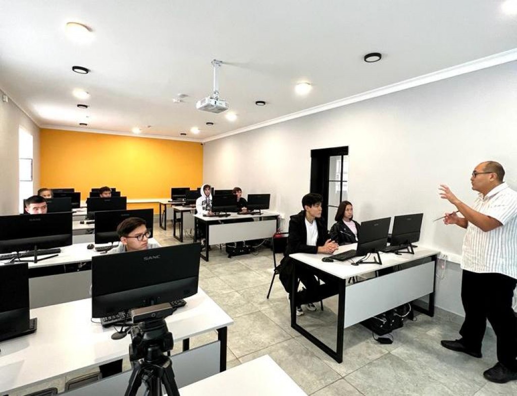 Программа Tech Orda в Казахстане и Карагандинской области: как обучают IT-специальностям