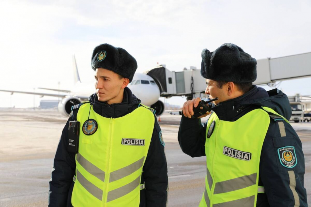 Около 600 пассажиров сняты с авиарейса в прошлом году за различные правонарушения