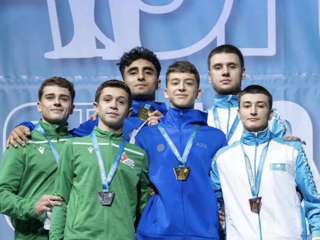 Мужская пара акробатов из Караганды стала бронзовым призером чемпионата мира