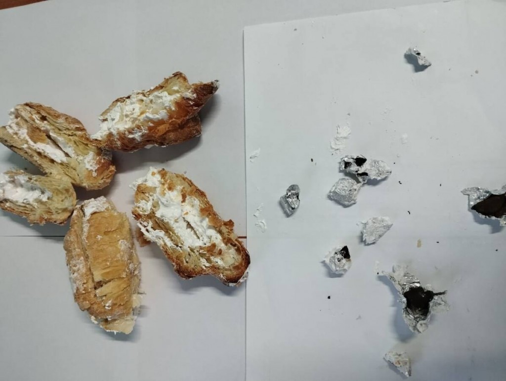 Эклеры с необычной начинкой пытались передать в СИЗО Караганды