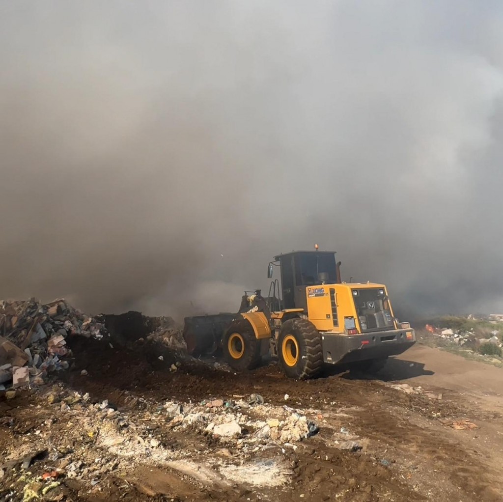 Пожар на мусорном полигоне под Карагандой локализовали