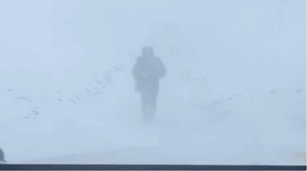 Бежал вслепую ради спасения людей. Казахстанец стал живым ориентиром во время снежной бури