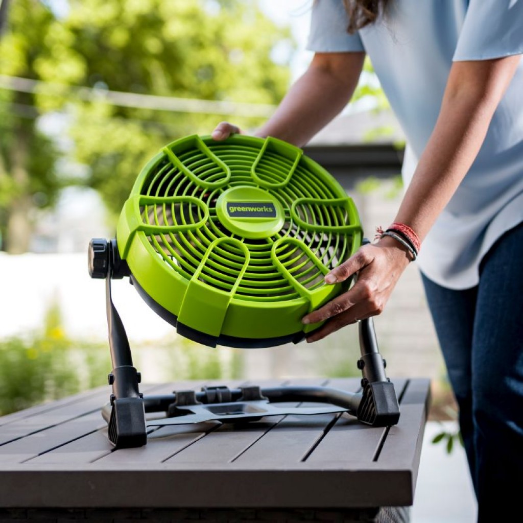 Приручить ветер: аккумуляторный вентилятор с гибридным питанием Greenworks G24FAN