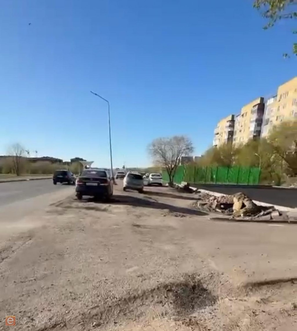 Логикалық емес абаттандыру: қарағандылықтар аулаға тар кіруге шағымданады