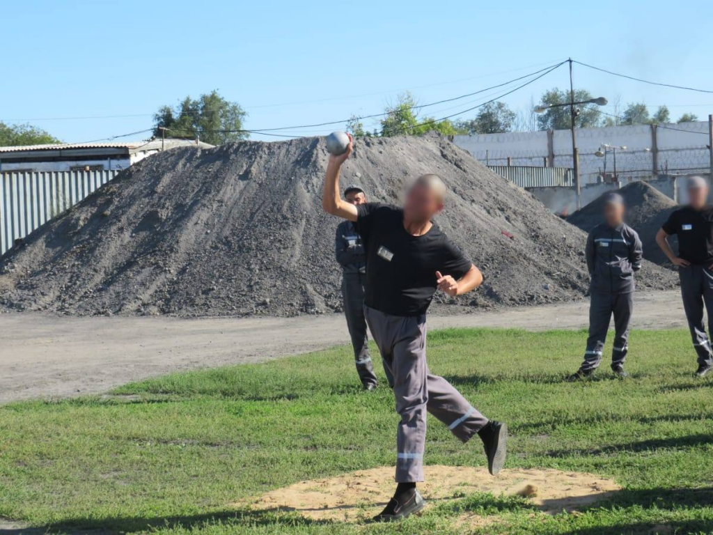Соревнования среди осужденных по толканию ядра впервые прошли в Карагандинской области