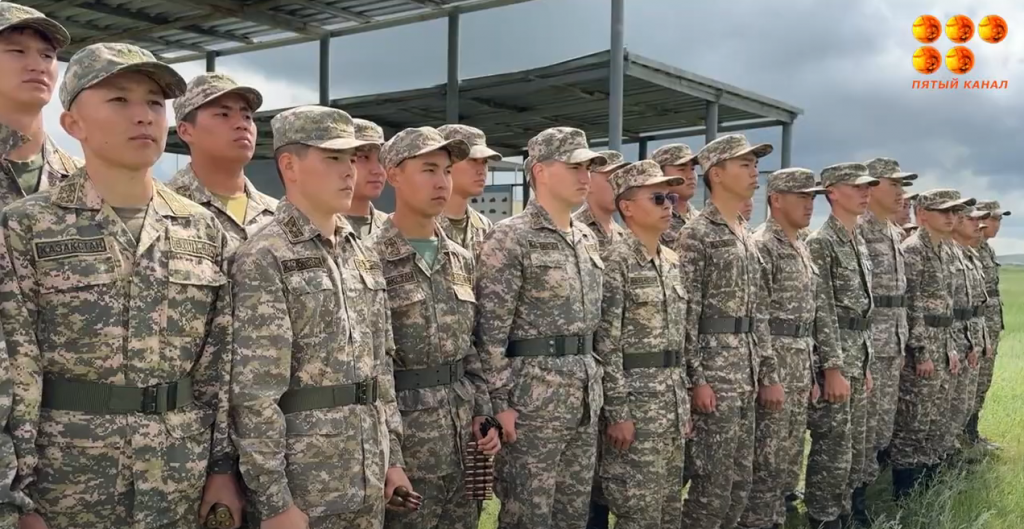 На военной кафедре Карагандинского технического университета проводятся учебные сборы