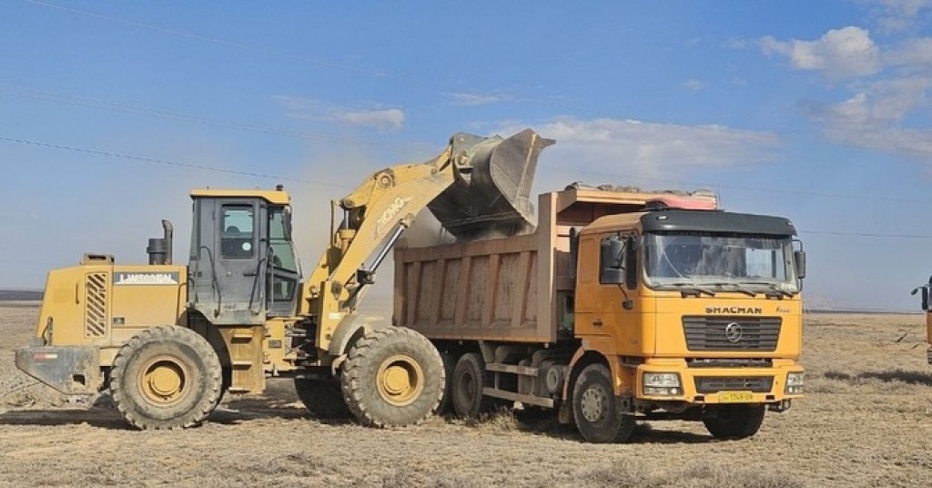 Около 32 тонн строительного мусора вывезли из степи в Караганде